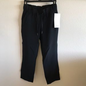 Lululemon On the Fly Crop Woven